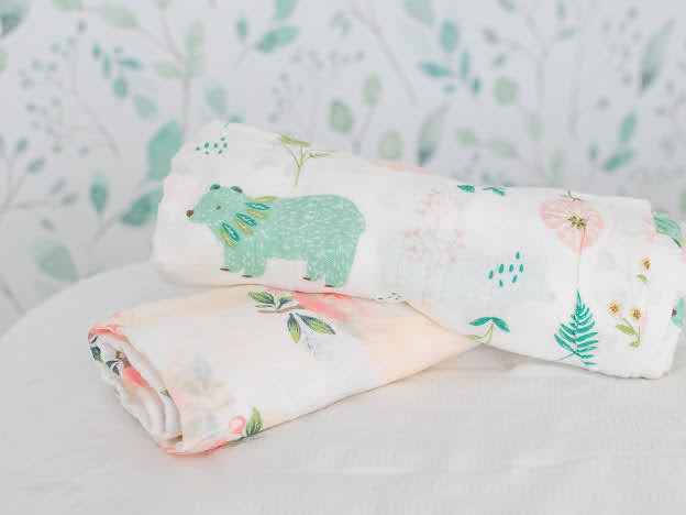 Nature inspired muslin cotton swaddle set.